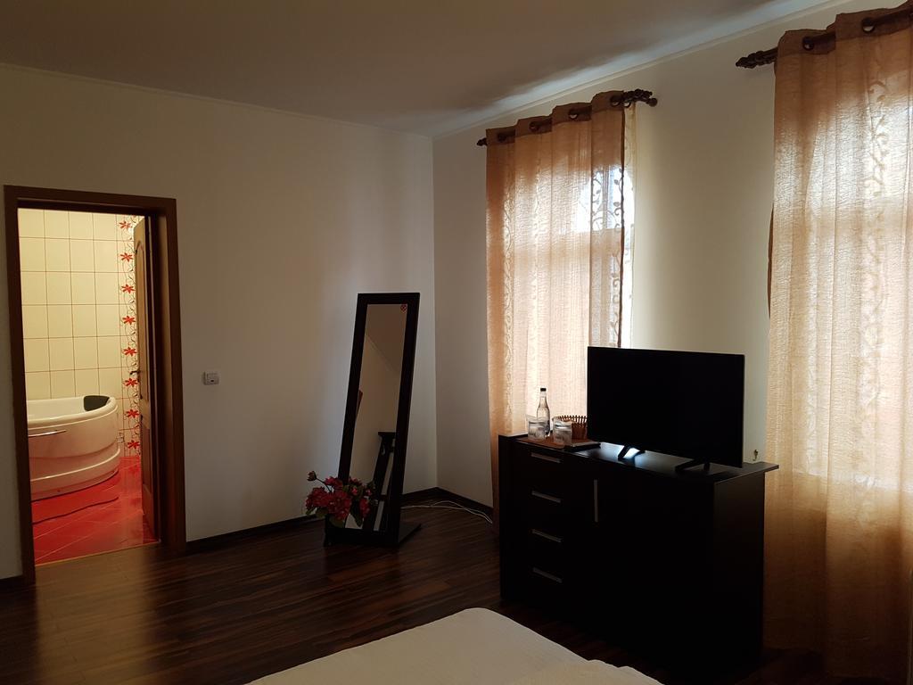 Liz Residence Pitesti Exterior photo